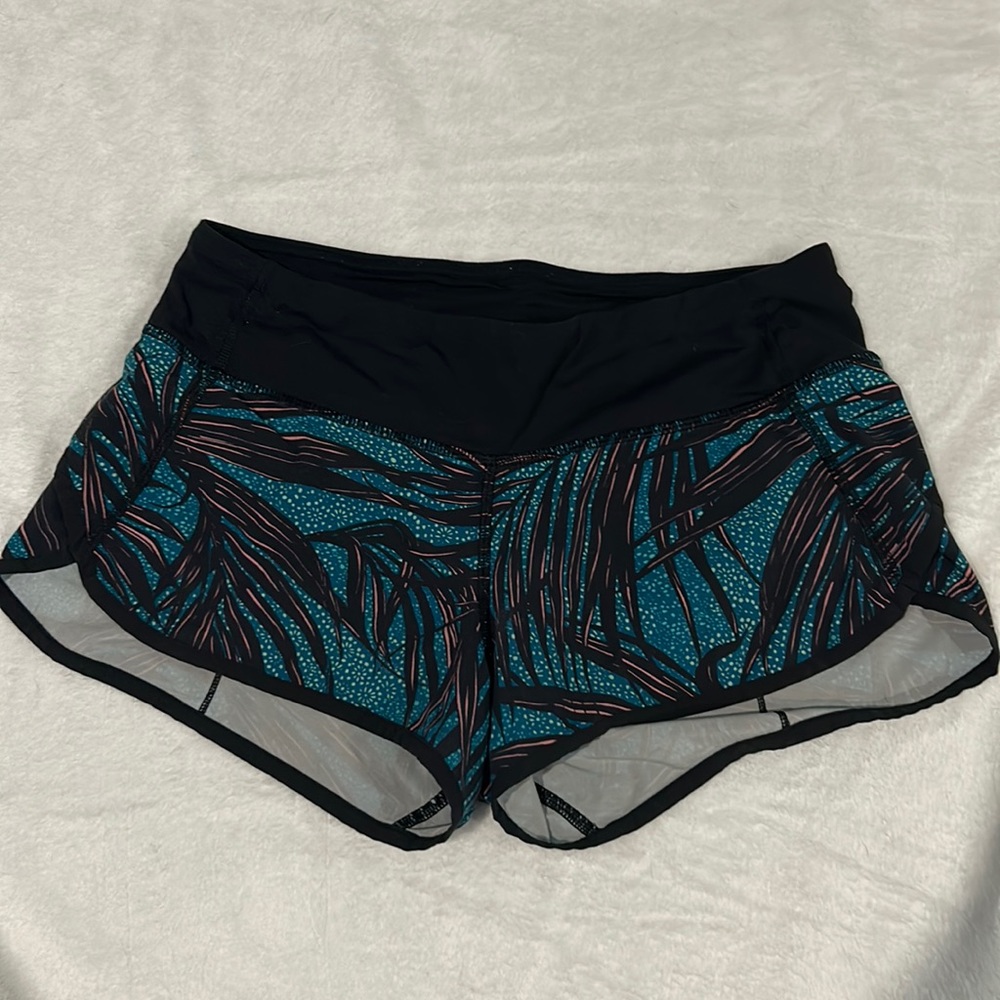 Lululemon blue/pink juggle style Speed-Up Short. Size 4